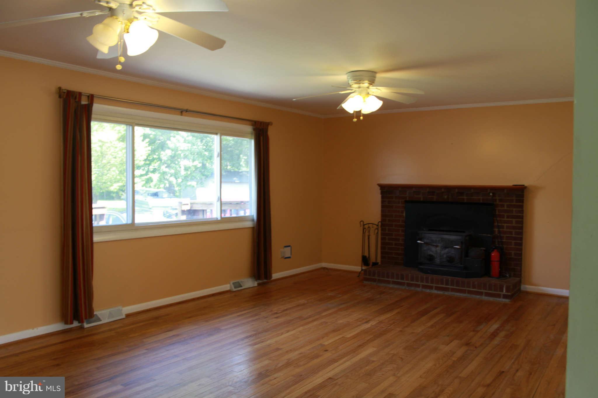 6264 Shady Side Road Shady Side, MD 20764 - Photo 13 of 29 Living Room