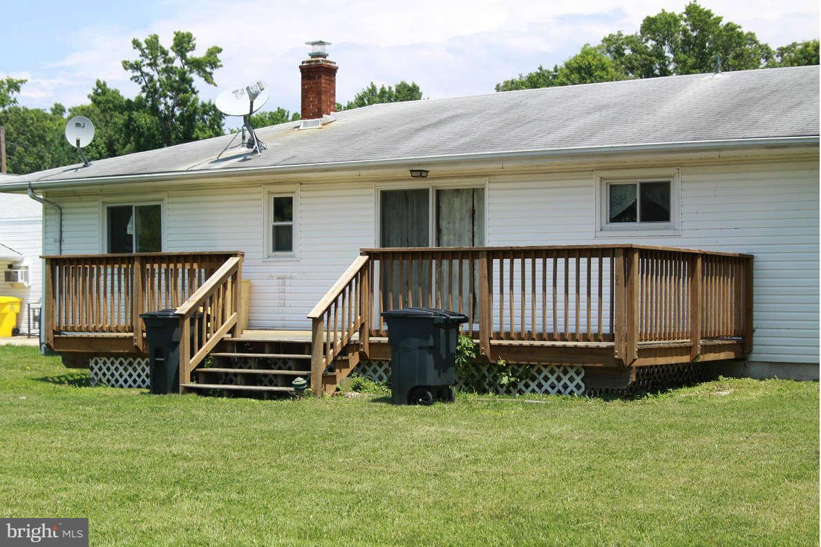 6264 Shady Side Road Shady Side, MD 20764 - Photo 3 of 29 Large Back Deck