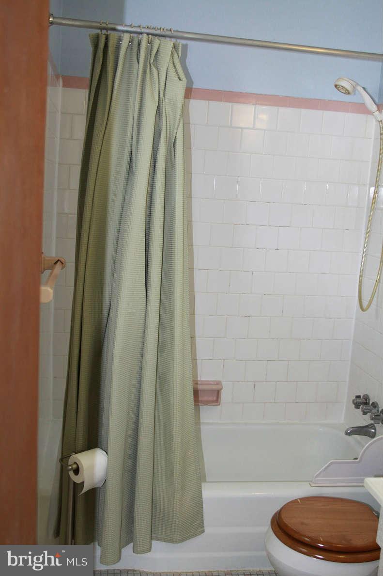 6264 Shady Side Road Shady Side, MD 20764 - Photo 23 of 29 Ensuite Full Bath