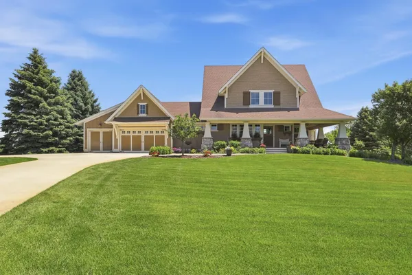 $1,290,000 | 19475 Oak Grove Avenue, Prior Lake, MN 55372