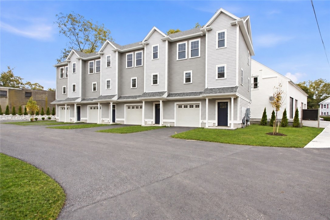 95 Croade Street Warren, RI 02885 - Photo 1 of 33 Gallery Image 1