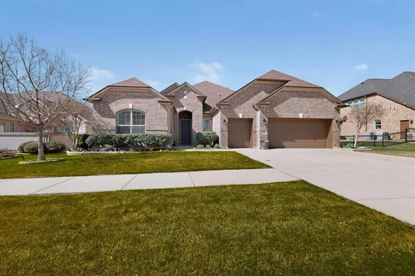 $759,900 | 9404 Crestview Drive, Denton, TX 76207