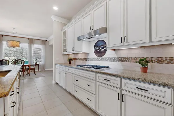 $759,900 | 9404 Crestview Drive, Denton, TX 76207