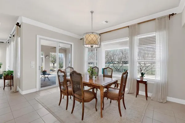 $759,900 | 9404 Crestview Drive, Denton, TX 76207