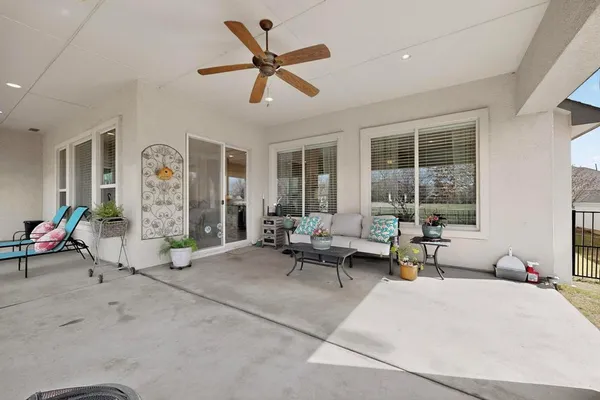 $759,900 | 9404 Crestview Drive, Denton, TX 76207