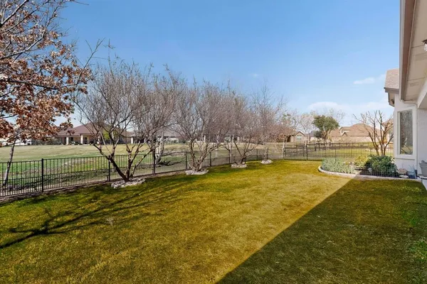 $759,900 | 9404 Crestview Drive, Denton, TX 76207