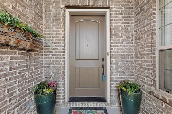 $759,900 | 9404 Crestview Drive, Denton, TX 76207