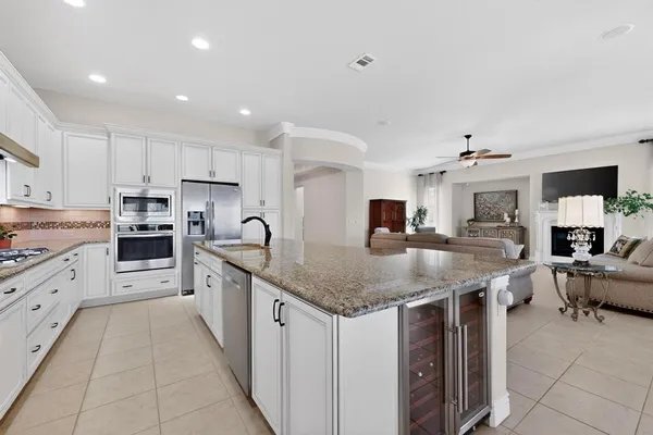 $759,900 | 9404 Crestview Drive, Denton, TX 76207