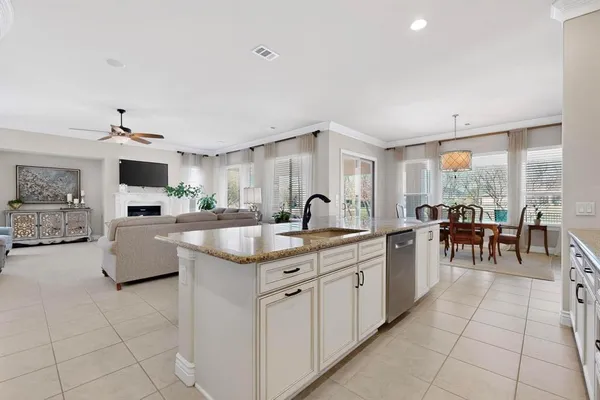 $759,900 | 9404 Crestview Drive, Denton, TX 76207