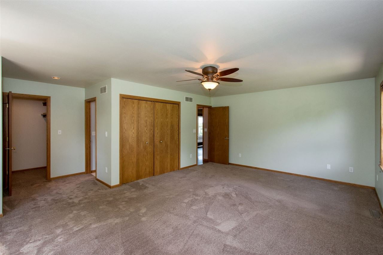 2315 Sugar Bottom Road Northeast Solon, IA 52333 - Photo 17 of 42 Gallery Image 17
