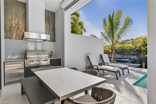 $5,995,000 | 1456 Curlew Avenue, Naples, FL 34102