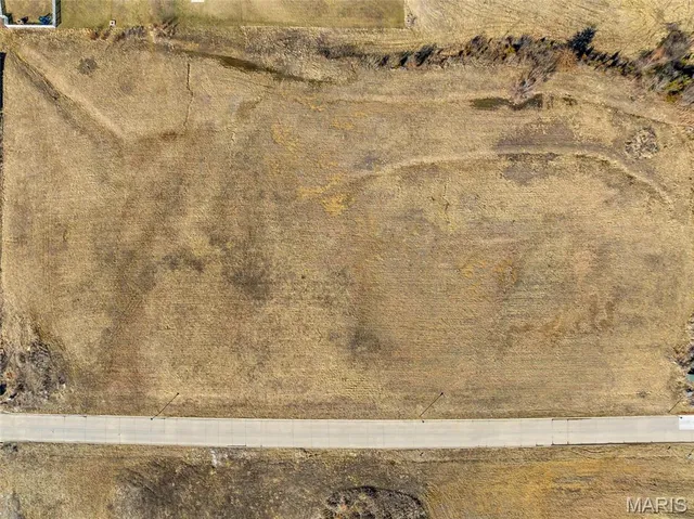 $129,900 | 2 Brune Business Park Court, Unit 1A, Warrenton, MO 63383