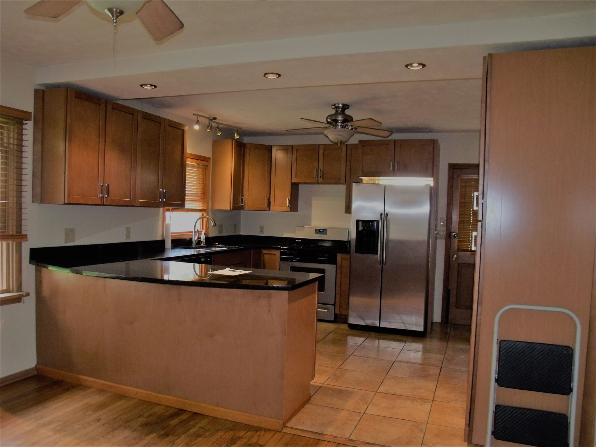 2121 South Walnut Street Springfield, IL 62704 - Photo 3 of 5