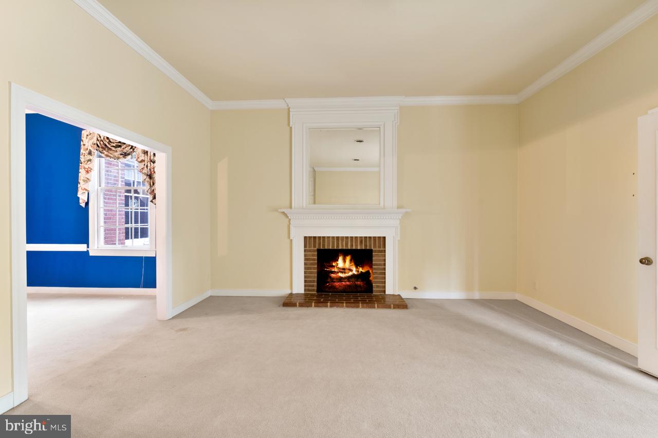 820 Sunken Road, Unit 9 Fredericksburg, VA 22401 - Photo 16 of 41 Living room #1