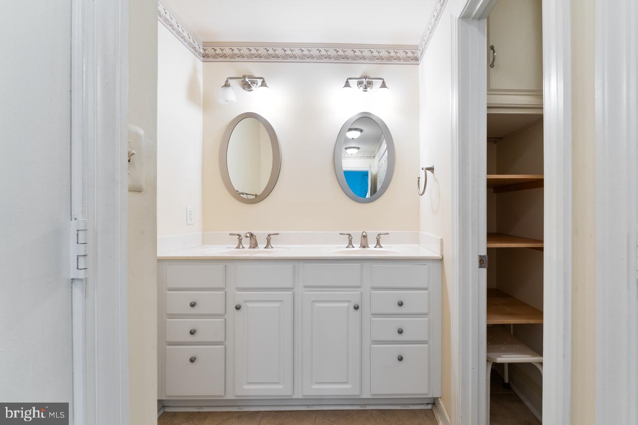 820 Sunken Road, Unit 9 Fredericksburg, VA 22401 - Photo 33 of 41 Double vanity