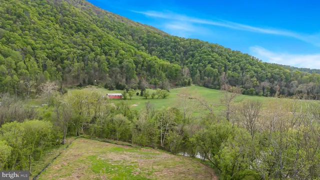 $795,000 | 628 Black Bear Road, Maurertown, VA 22644
