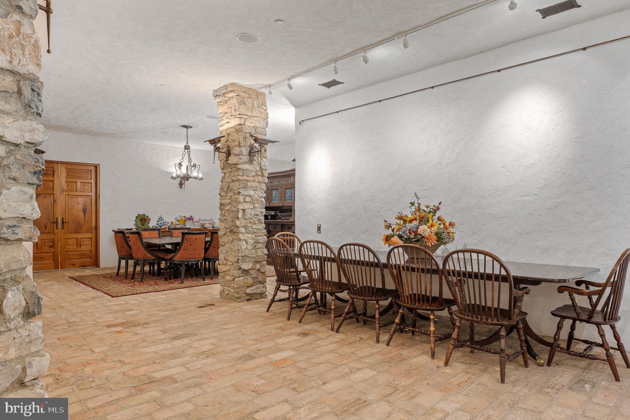 13320 Signal Tree Lane Potomac, MD 20854 - Photo 117 of 143 More massive space for entertaining