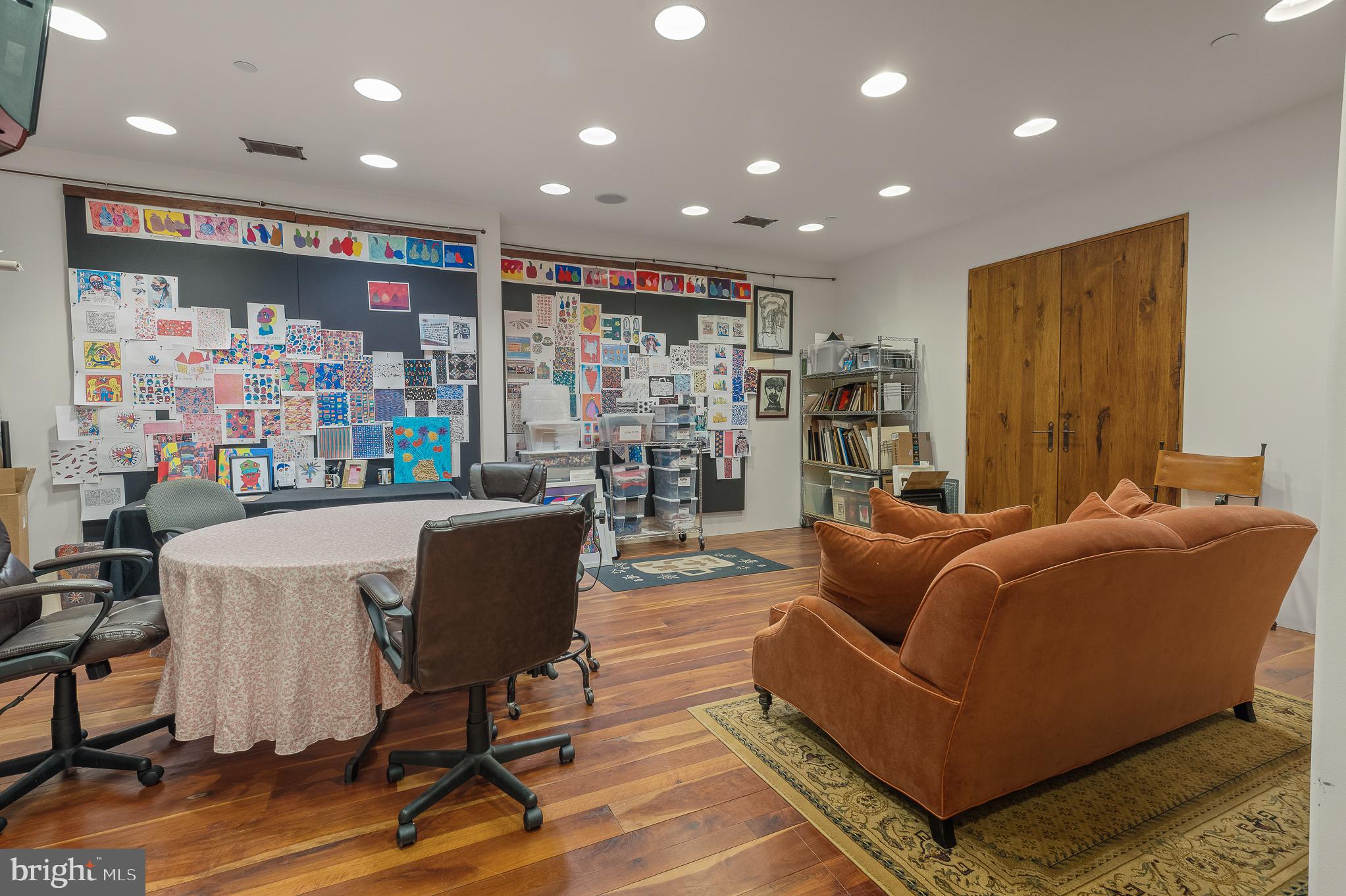 13320 Signal Tree Lane Potomac, MD 20854 - Photo 122 of 143 Gift wrapping, crafts room