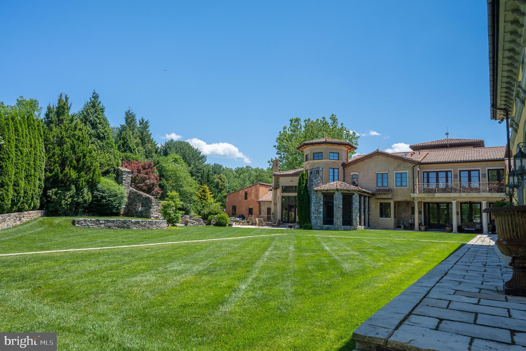 13320 Signal Tree Lane Potomac, MD 20854 - Photo 70 of 143 Courtyard enclosed by 8'antique fence&French gates