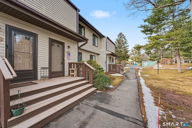 $2,500 | 155 Cottonwood Road, Unit 155, Newington, CT 06111