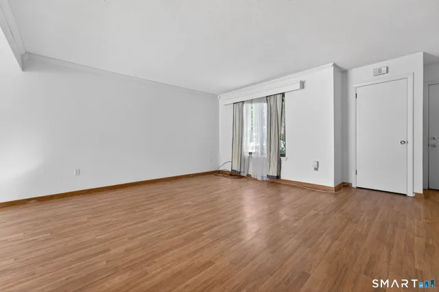 $2,500 | 155 Cottonwood Road, Unit 155, Newington, CT 06111