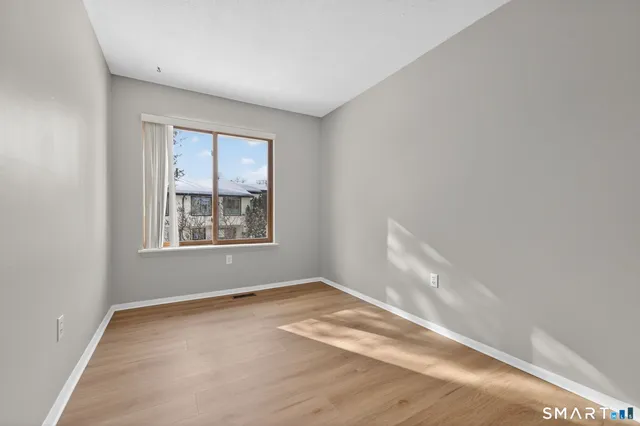 $2,500 | 155 Cottonwood Road, Unit 155, Newington, CT 06111