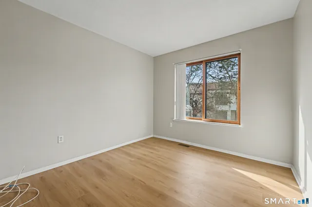 $2,500 | 155 Cottonwood Road, Unit 155, Newington, CT 06111