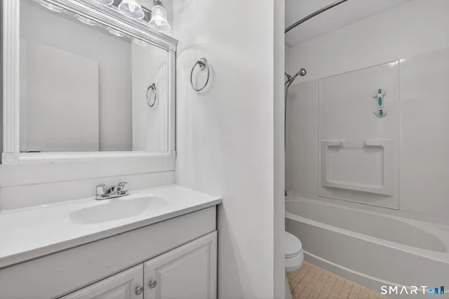 $2,500 | 155 Cottonwood Road, Unit 155, Newington, CT 06111