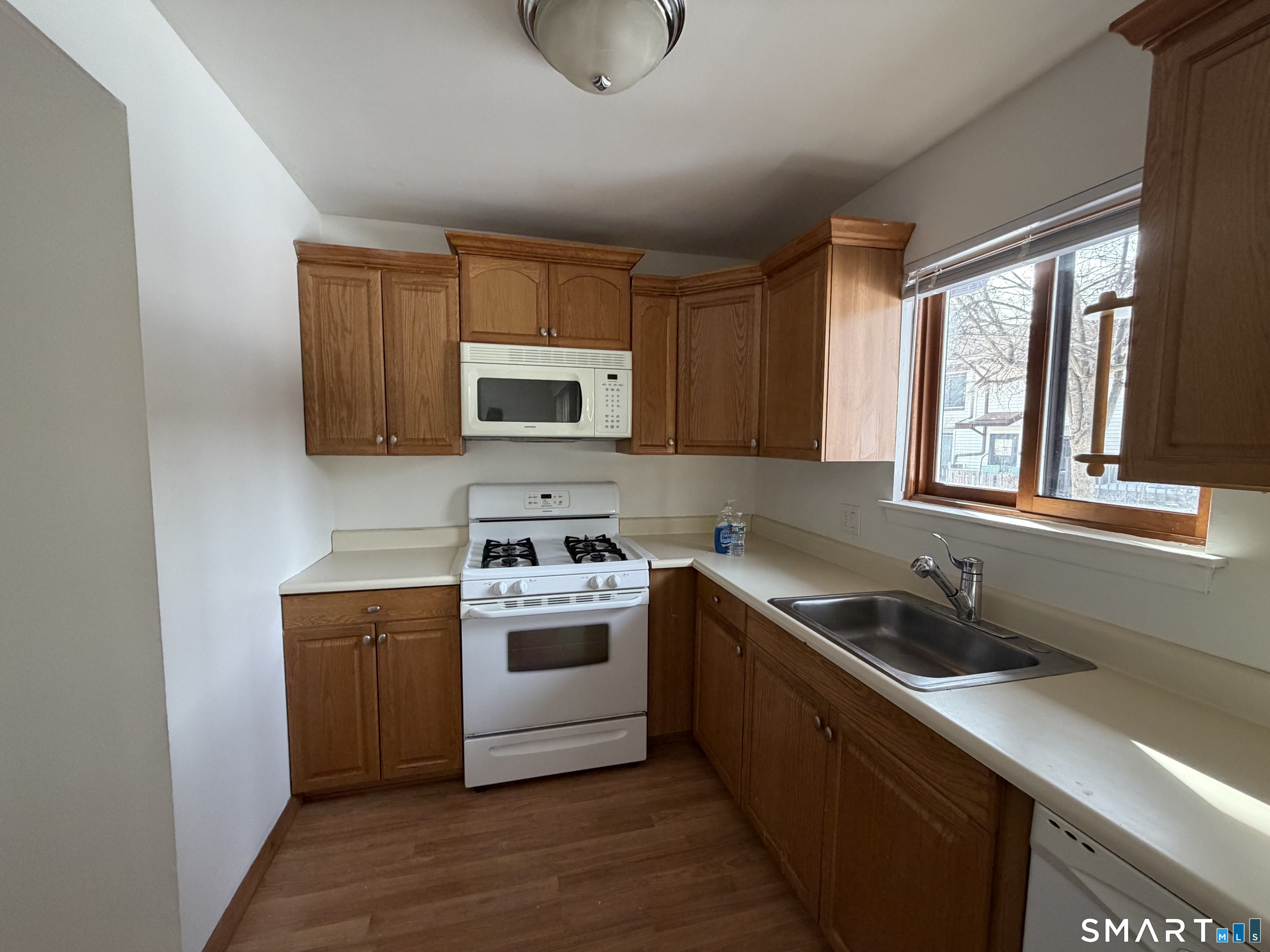 155 Cottonwood Road, Unit 155 Newington, CT 06111 - Photo 2 of 13