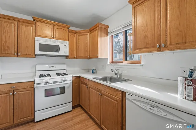 $2,500 | 155 Cottonwood Road, Unit 155, Newington, CT 06111