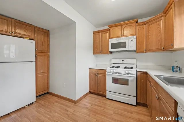 $2,500 | 155 Cottonwood Road, Unit 155, Newington, CT 06111