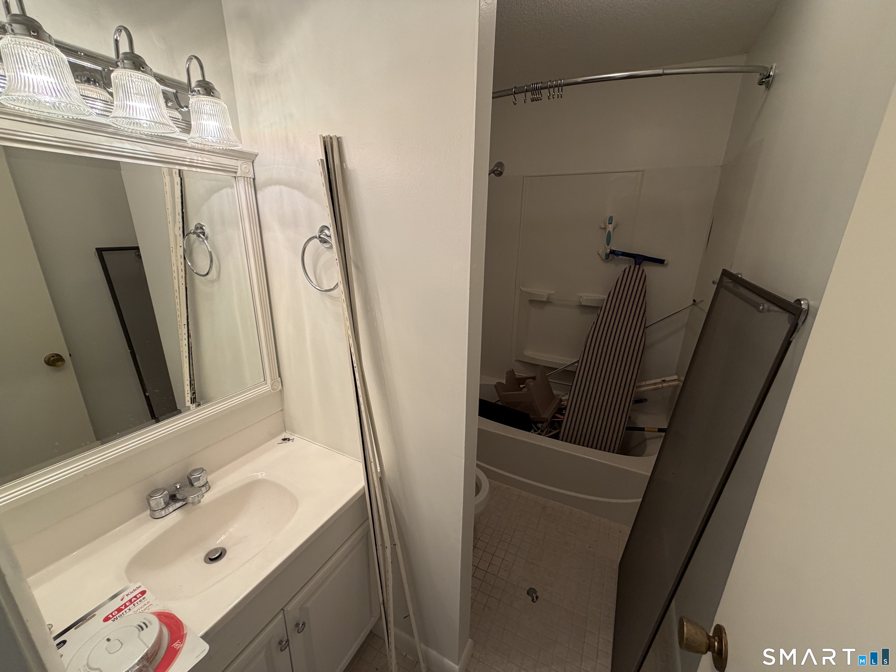 155 Cottonwood Road, Unit 155 Newington, CT 06111 - Photo 5 of 13