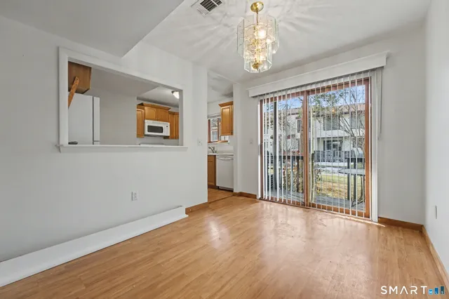 $2,500 | 155 Cottonwood Road, Unit 155, Newington, CT 06111