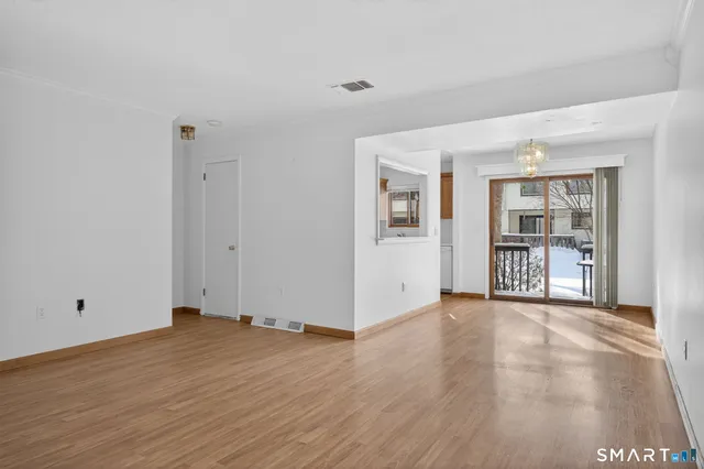 $2,500 | 155 Cottonwood Road, Unit 155, Newington, CT 06111