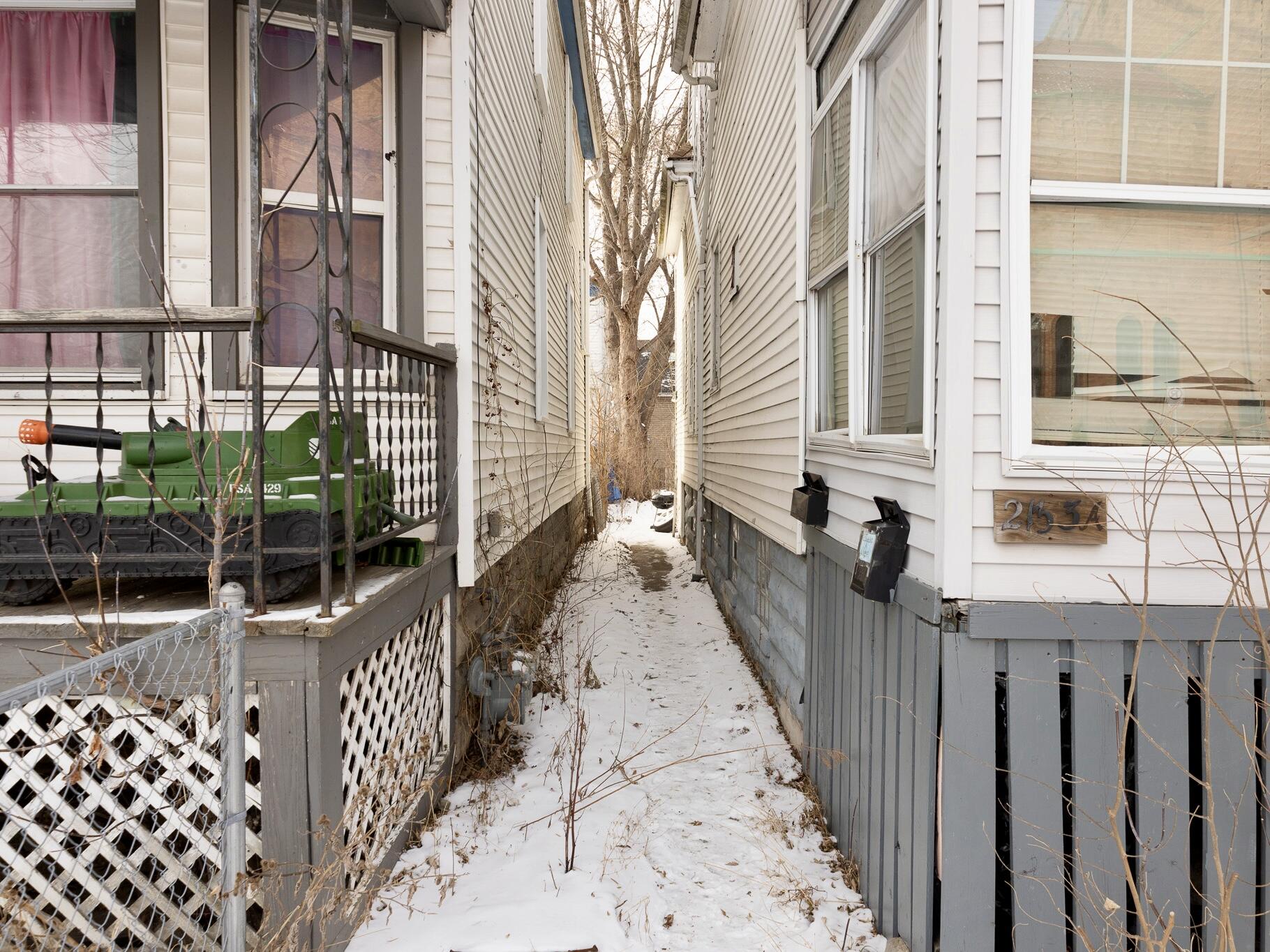 2133 South 20th Street Milwaukee, WI 53215 - Photo 5 of 10 Photo Mar 03 2022, 5 57 50 PM