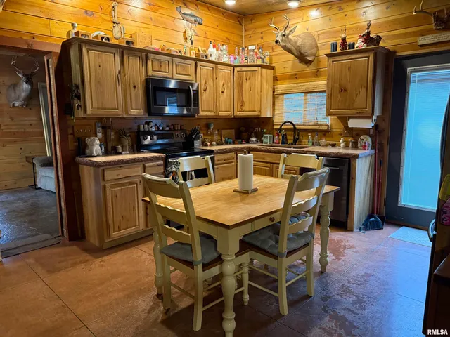 $295,000 | 5435 Hickory Ridge Road, Pomona, IL 62975