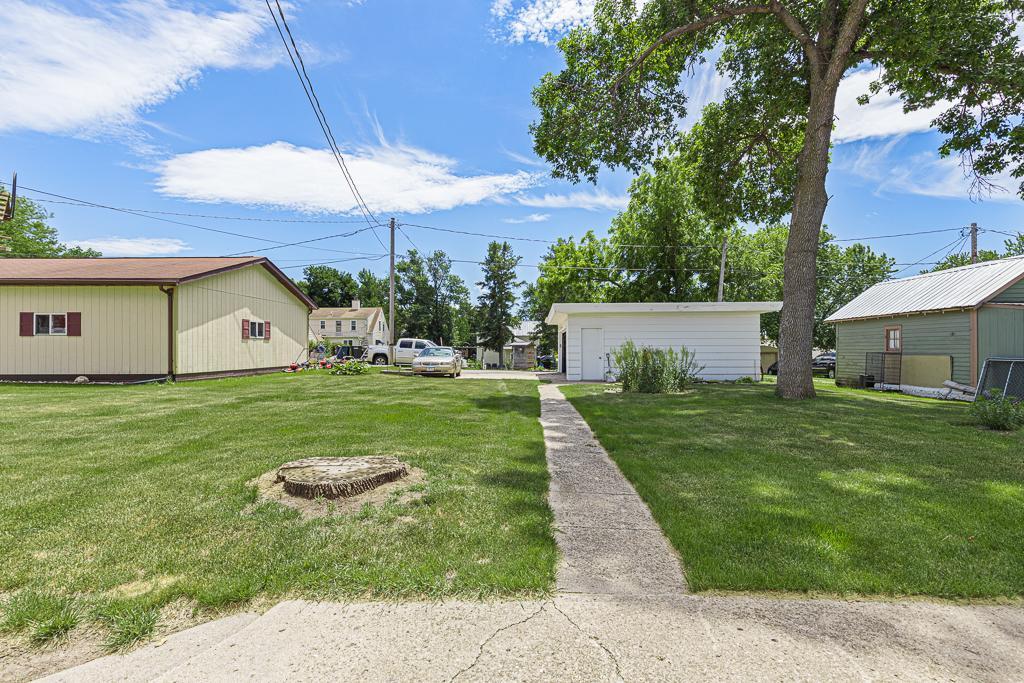 213 2nd Street Jasper, MN 56144 - Photo 9 of 55
