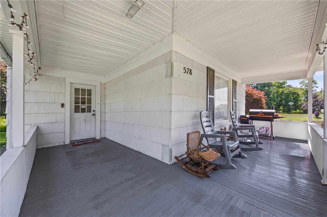 578 Ridge Road Ontario, NY 14519 - Photo 3 of 28