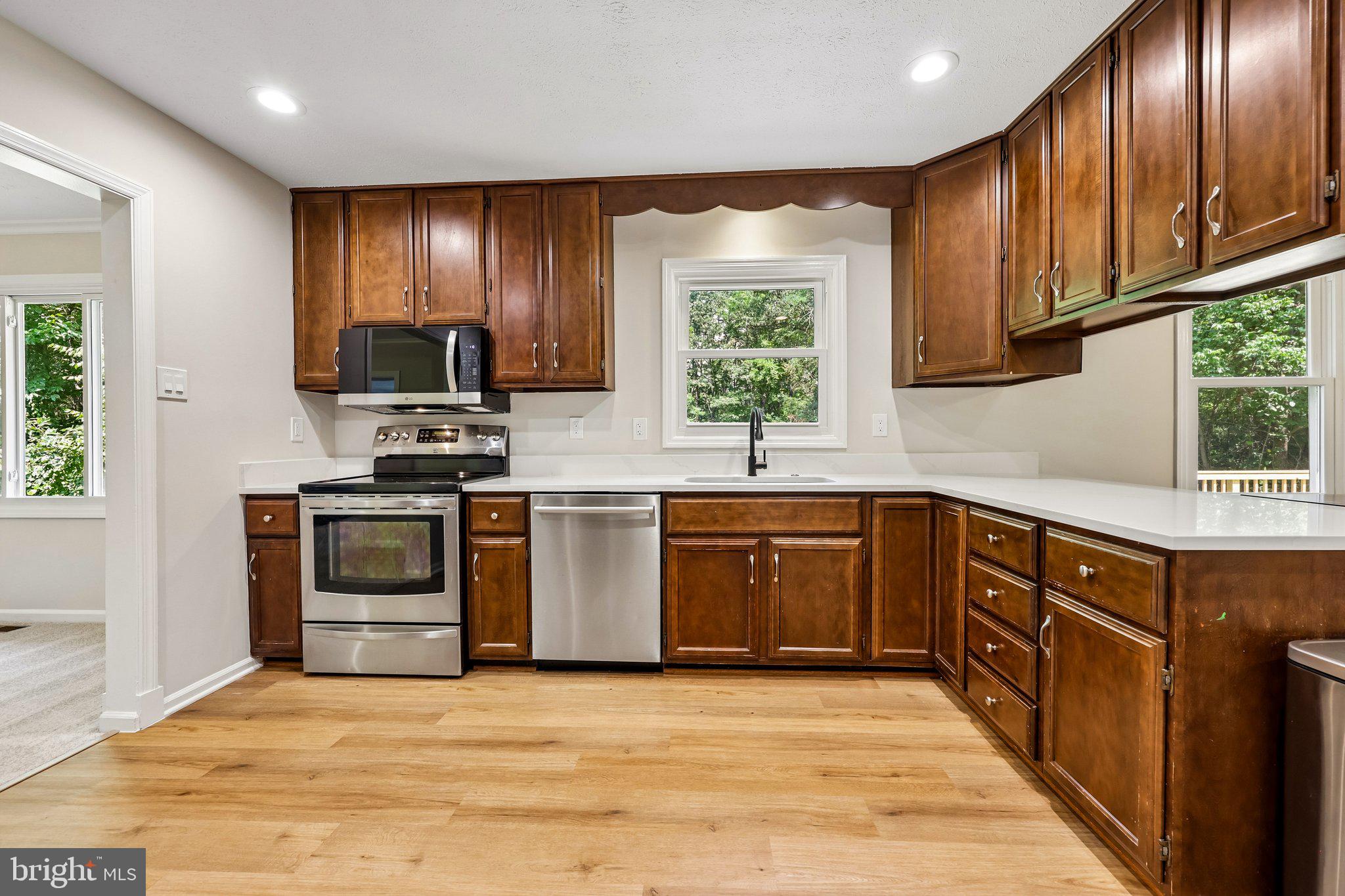 8140 Sinclair Mill Road Manassas, VA 20112 - Photo 14 of 55 Gallery Image 14