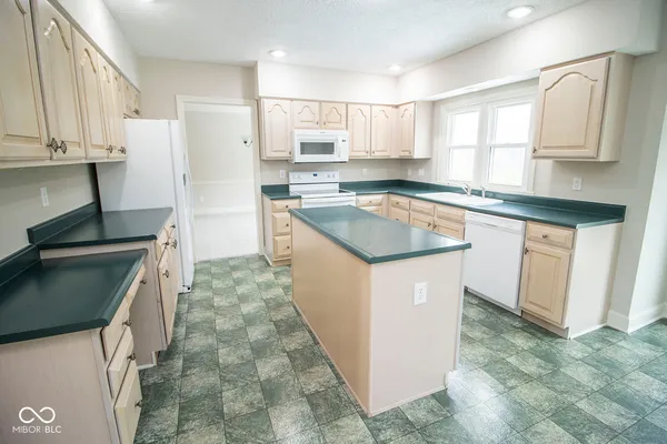 $494,900 | 5200 Lake Point Drive, Carmel, IN 46033