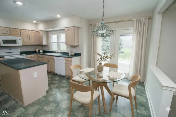 $494,900 | 5200 Lake Point Drive, Carmel, IN 46033