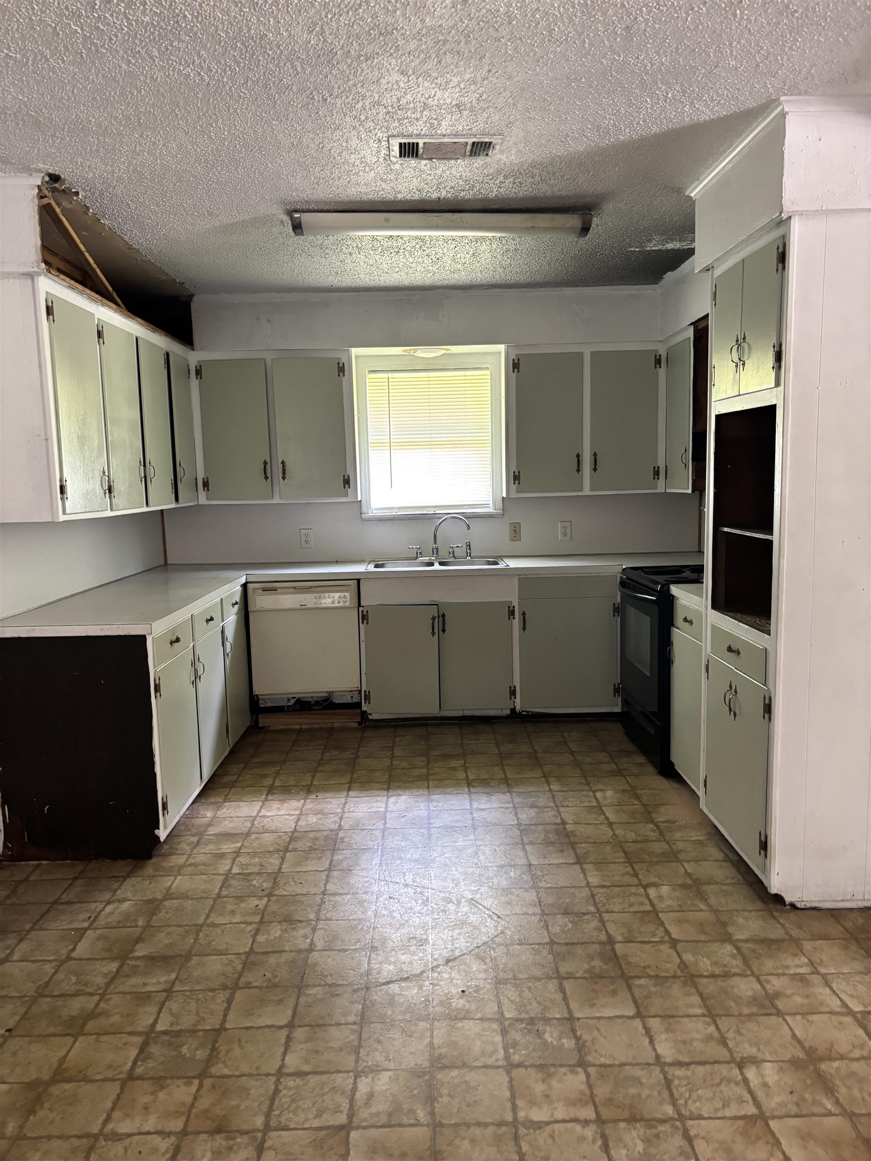 52 County Road 1875 Warren, TX 77664 - Photo 15 of 32