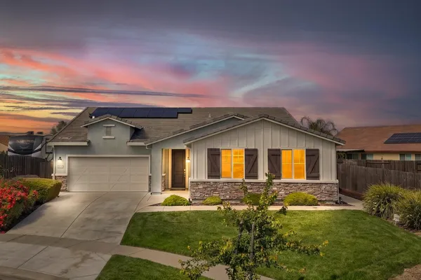 $575,000 | 2021 Appaloosa Ranch Court, Plumas Lake, CA 95961