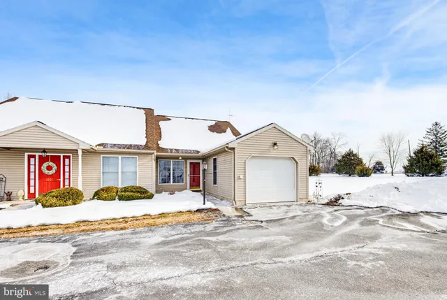 $205,000 | 3126 Nittany Drive, Dover, PA 17315