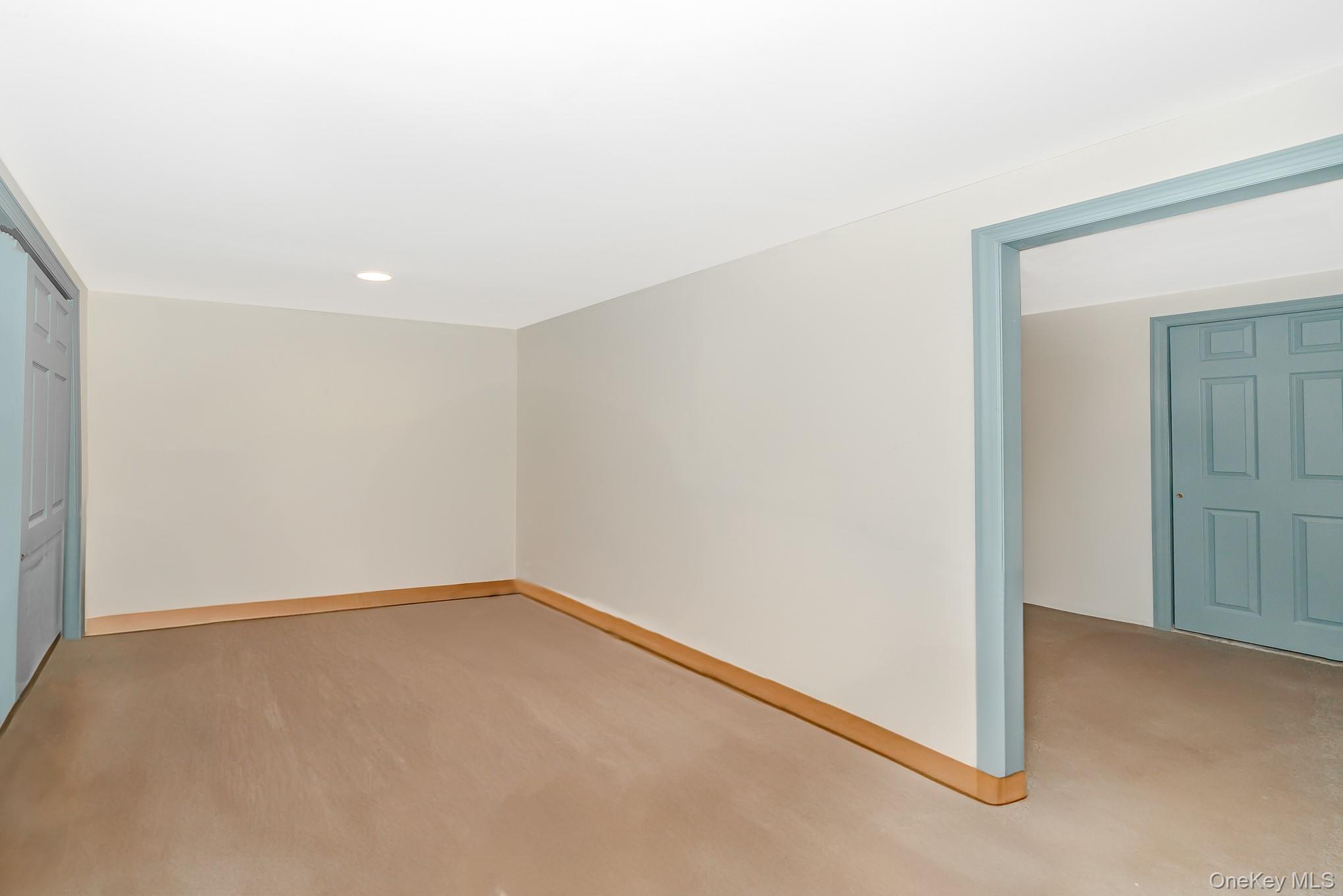 3683 Hawk Road Levittown, NY 11756 - Photo 25 of 41