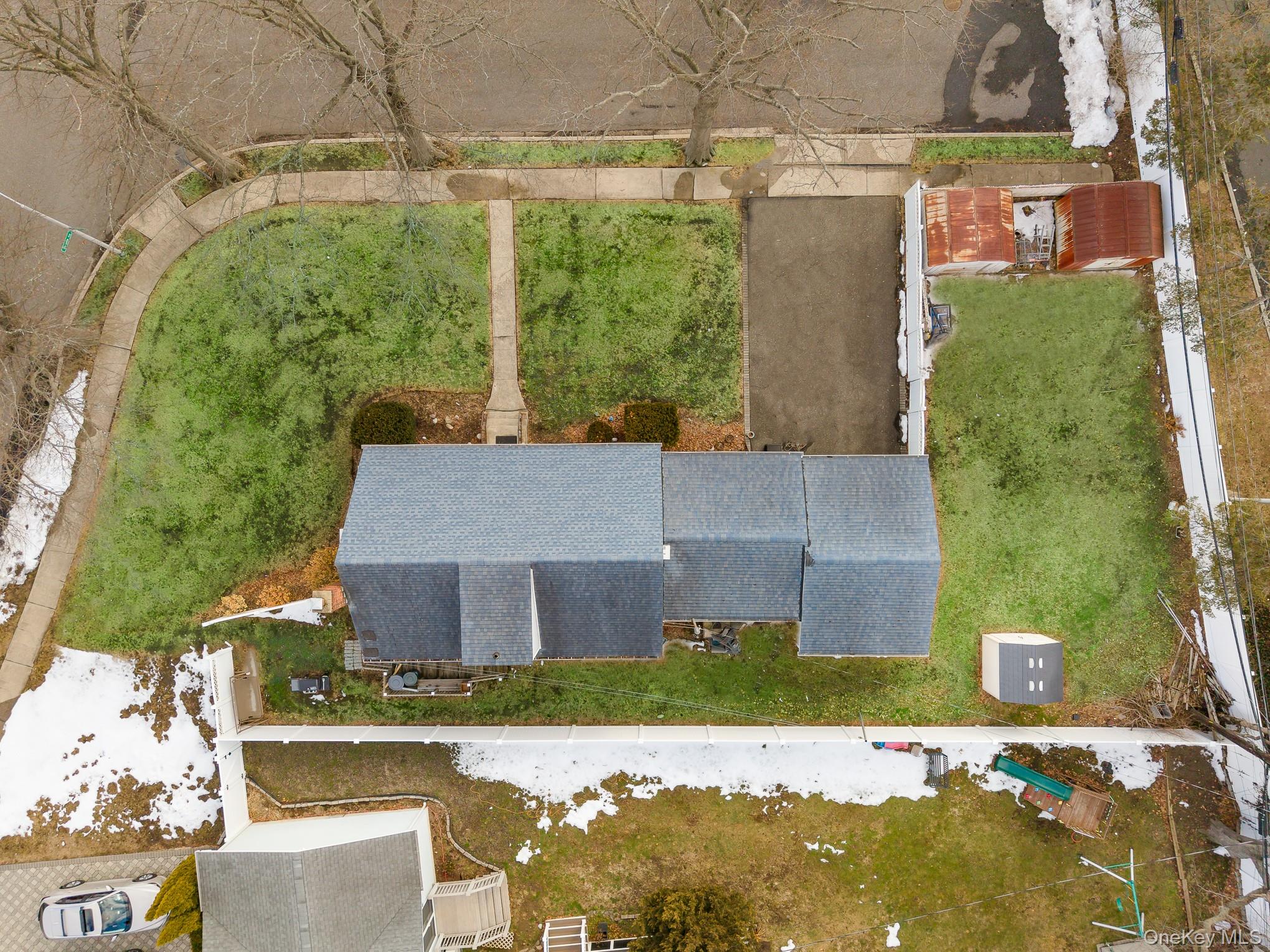 3683 Hawk Road Levittown, NY 11756 - Photo 37 of 41 an aerial view of a house with a yard