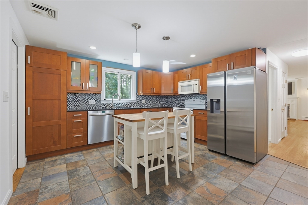 3 Brewster Road Norfolk, MA 02056 - Photo 7 of 25 Gallery Image 7
