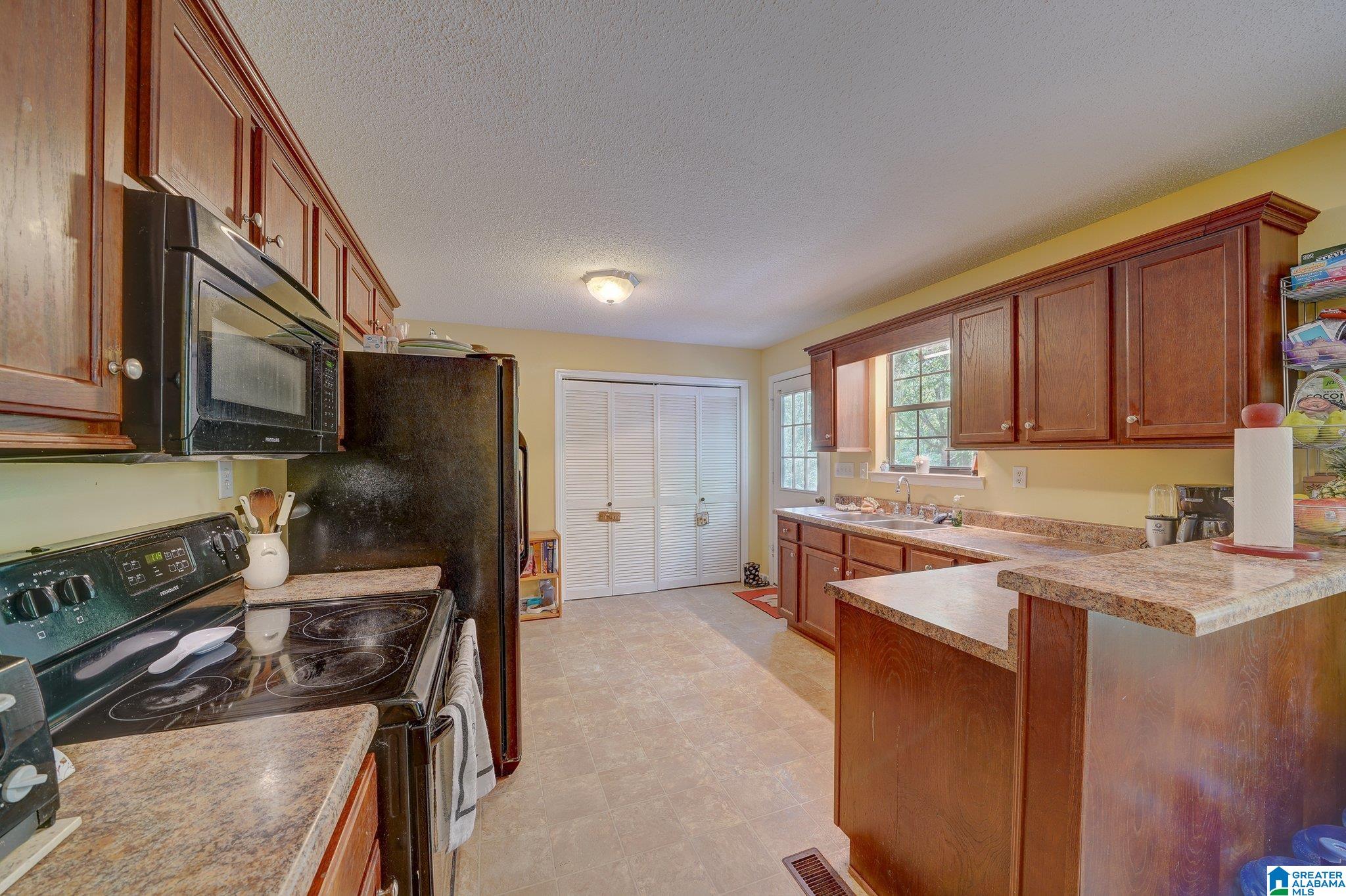 551 Spring Trail Warrior, AL 35180 - Photo 9 of 23