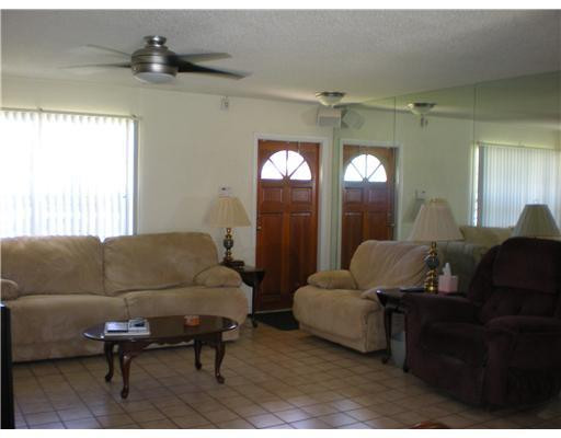 1798 Southwest 11th Street Boca Raton, FL 33486 - Photo 3 of 16 Living Room