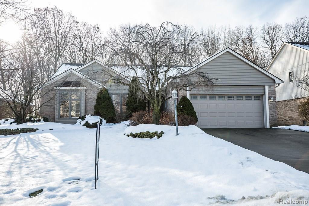 552 Essex Drive Rochester Hills, MI 48307 - Photo 1 of 25